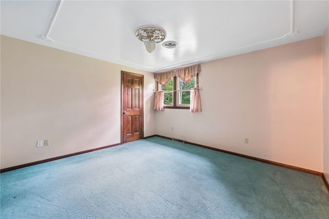 22 Buzzardtown Rd, Hempfield Twp, PA 15642