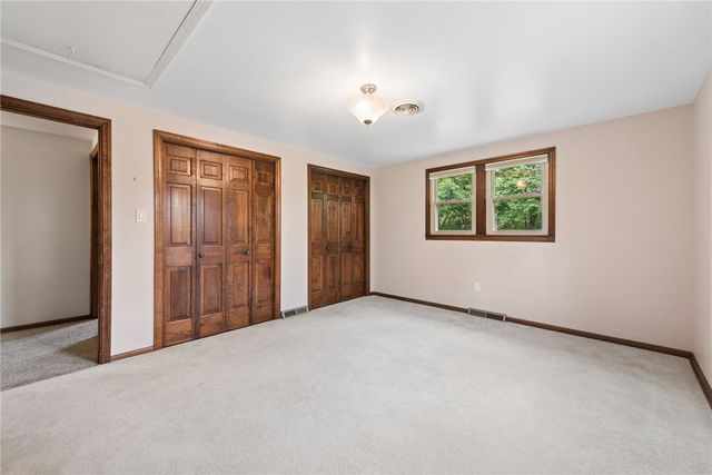 22 Buzzardtown Rd, Hempfield Twp, PA 15642