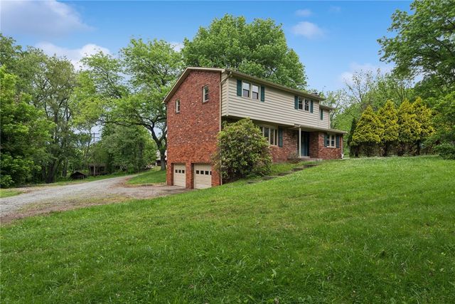 22 Buzzardtown Rd, Hempfield Twp, PA 15642