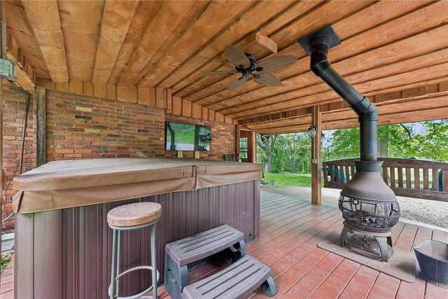 22 Buzzardtown Rd, Hempfield Twp, PA 15642