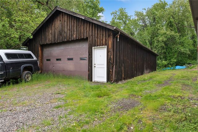 22 Buzzardtown Rd, Hempfield Twp, PA 15642