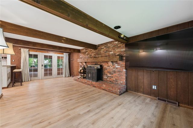 22 Buzzardtown Rd, Hempfield Twp, PA 15642