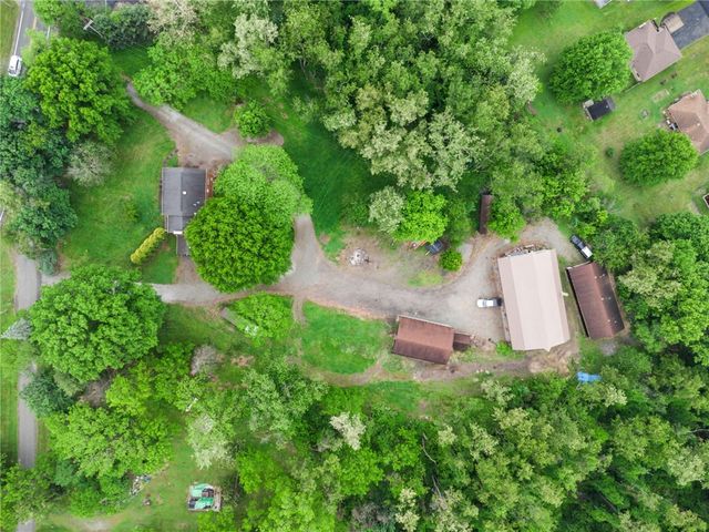 22 Buzzardtown Rd, Hempfield Twp, PA 15642