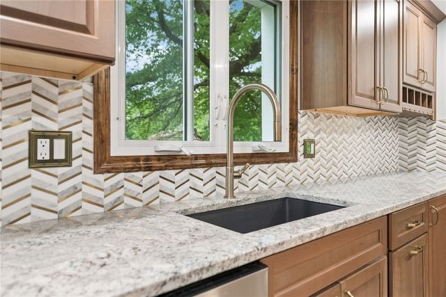 22 Buzzardtown Rd, Hempfield Twp, PA 15642