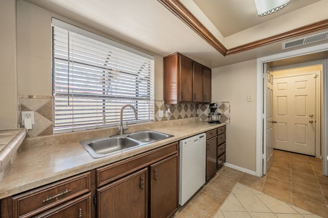 649 Harvest Hill Street, Lewisville, TX 75067