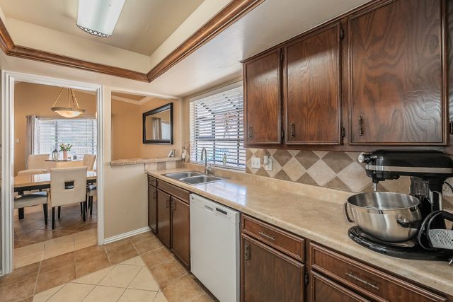 649 Harvest Hill Street, Lewisville, TX 75067