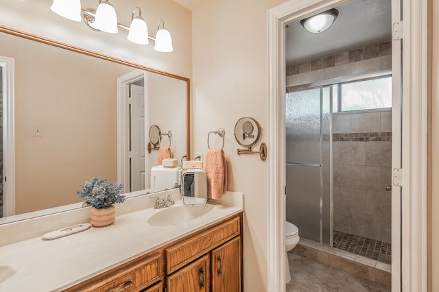 649 Harvest Hill Street, Lewisville, TX 75067