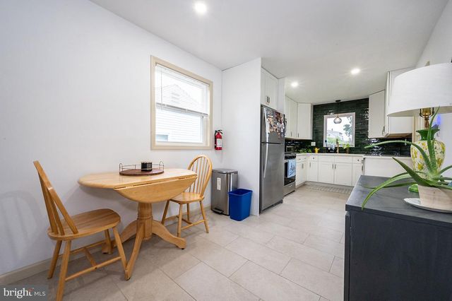 48 S OAK AVE, Mount Ephraim, NJ 08059