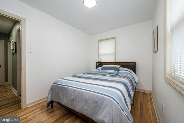 48 S OAK AVE, Mount Ephraim, NJ 08059