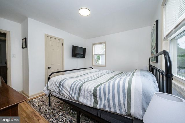 48 S OAK AVE, Mount Ephraim, NJ 08059