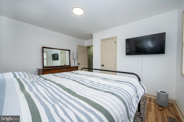 48 S OAK AVE, Mount Ephraim, NJ 08059
