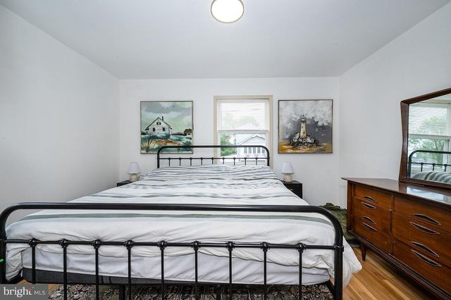 48 S OAK AVE, Mount Ephraim, NJ 08059