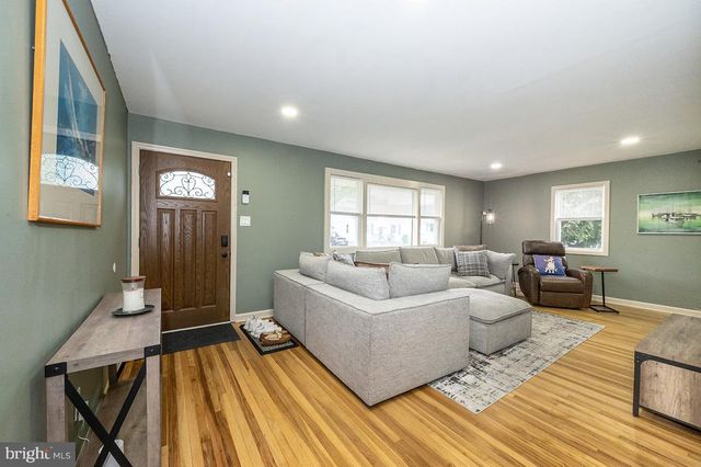 48 S OAK AVE, Mount Ephraim, NJ 08059