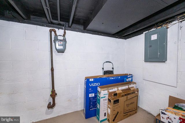 48 S OAK AVE, Mount Ephraim, NJ 08059