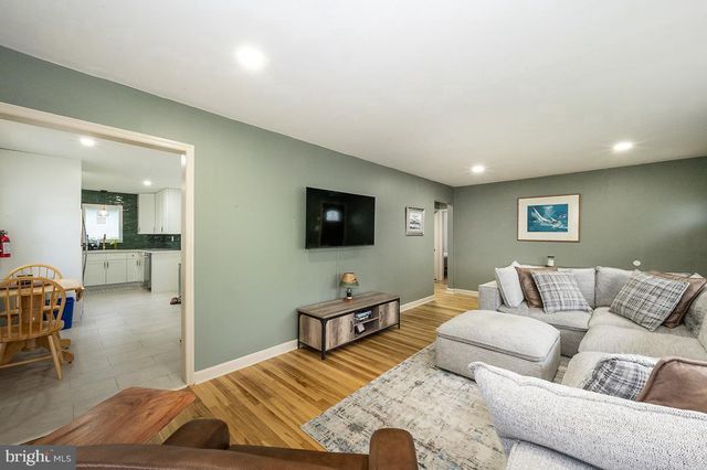 48 S OAK AVE, Mount Ephraim, NJ 08059