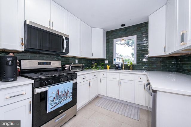 48 S OAK AVE, Mount Ephraim, NJ 08059