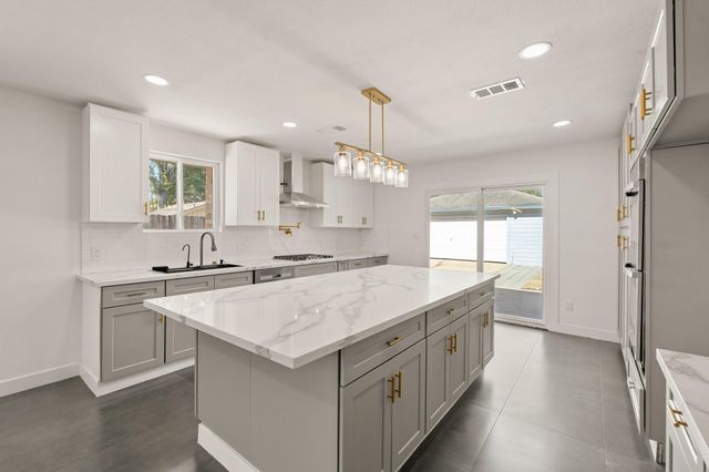 5902 Reamer Street, Houston, TX 77074