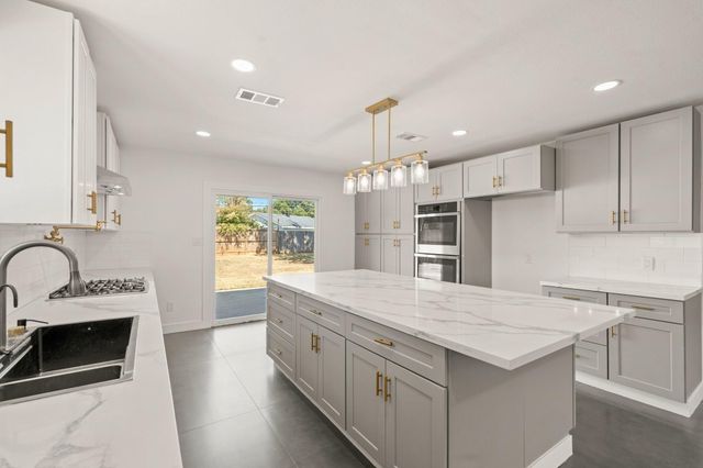 5902 Reamer Street, Houston, TX 77074