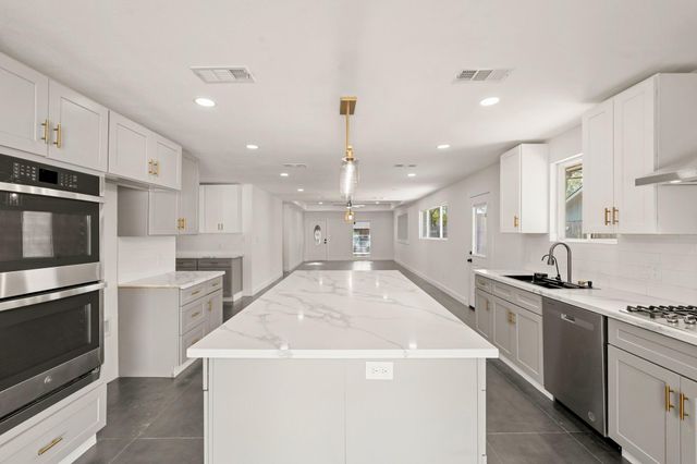 5902 Reamer Street, Houston, TX 77074