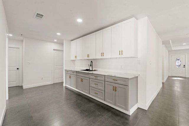 5902 Reamer Street, Houston, TX 77074