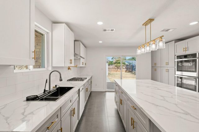 5902 Reamer Street, Houston, TX 77074