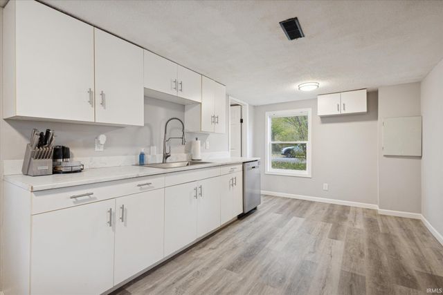 57149 Greenlawn Avenue, Osceola, IN 46561