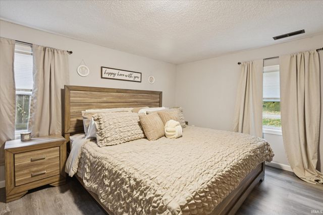 57149 Greenlawn Avenue, Osceola, IN 46561