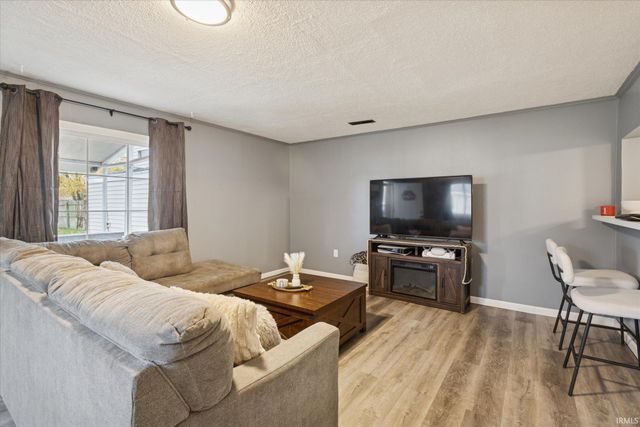 57149 Greenlawn Avenue, Osceola, IN 46561