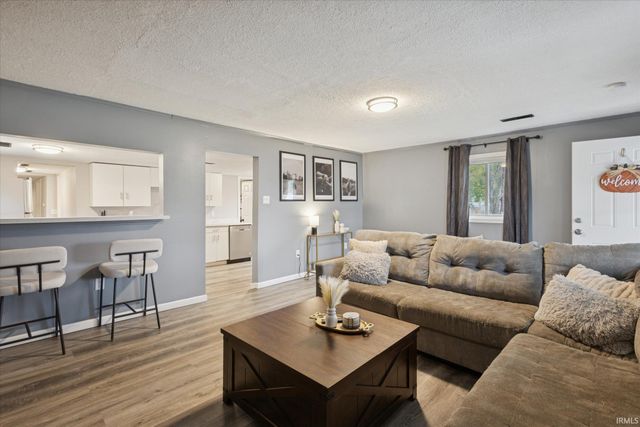 57149 Greenlawn Avenue, Osceola, IN 46561