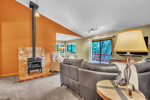 20120 Redwood Dr, Foresthill, CA 95631