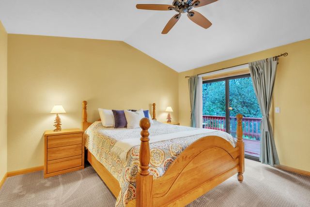 20120 Redwood Dr, Foresthill, CA 95631