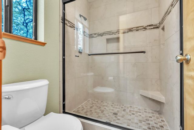 20120 Redwood Dr, Foresthill, CA 95631