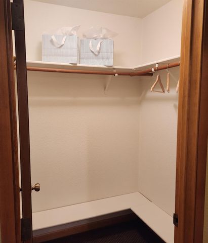 20120 Redwood Dr, Foresthill, CA 95631