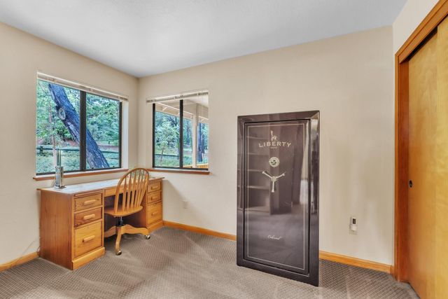 20120 Redwood Dr, Foresthill, CA 95631