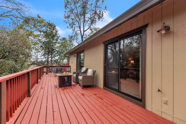 20120 Redwood Dr, Foresthill, CA 95631