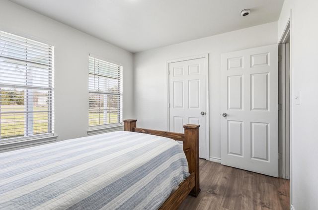 404 Willow Drive, Pottsboro, TX 75076