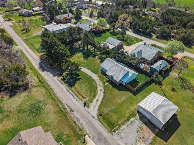 404 Willow Drive, Pottsboro, TX 75076