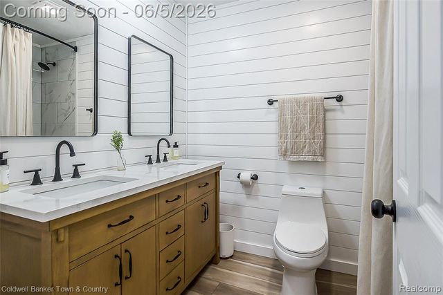 4225 N Tipsico Lake Road, Hartland, MI 48353