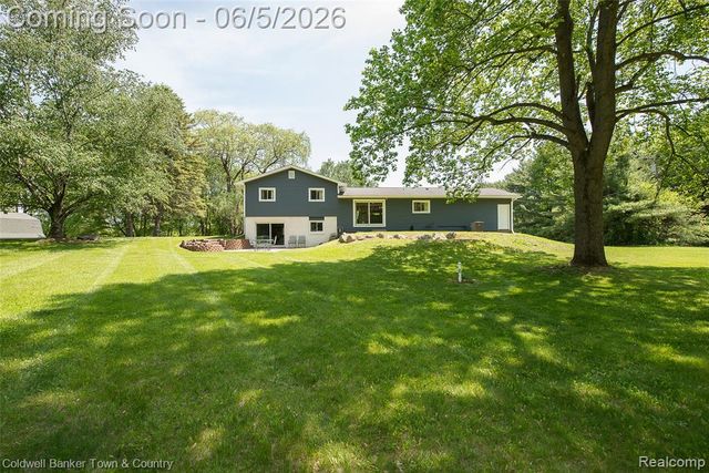 4225 N Tipsico Lake Road, Hartland, MI 48353