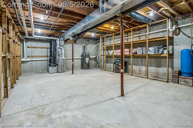 4225 N Tipsico Lake Road, Hartland, MI 48353