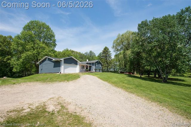 4225 N Tipsico Lake Road, Hartland, MI 48353