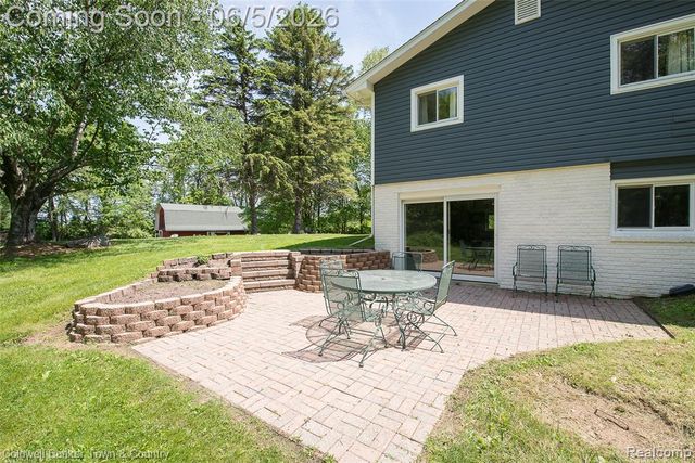 4225 N Tipsico Lake Road, Hartland, MI 48353