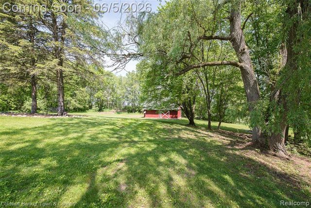 4225 N Tipsico Lake Road, Hartland, MI 48353