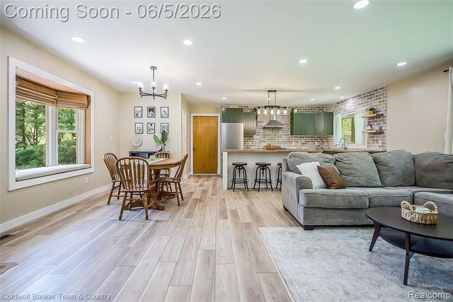 4225 N Tipsico Lake Road, Hartland, MI 48353