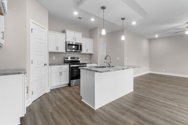 350 Galway Dr, Clarksville, TN 37042