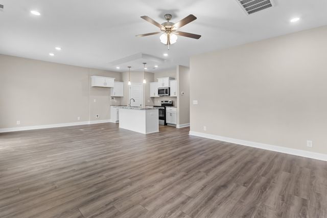 350 Galway Dr, Clarksville, TN 37042