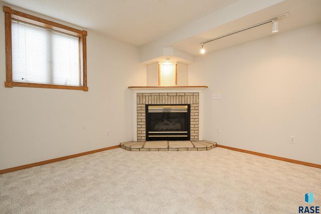 4301 E 19TH St, Sioux Falls, SD 57103