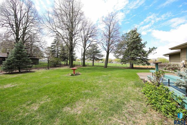 4301 E 19TH St, Sioux Falls, SD 57103