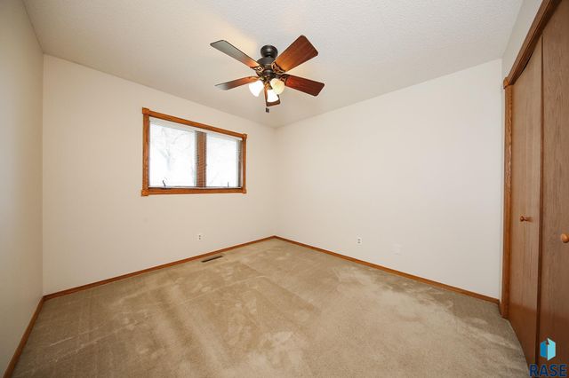 4301 E 19TH St, Sioux Falls, SD 57103