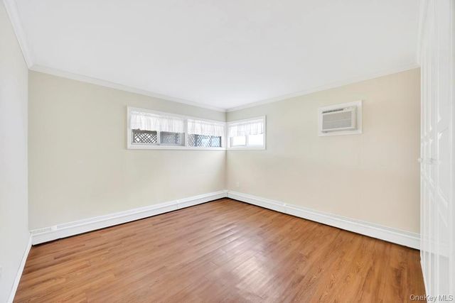 10 Grape Lane, Hicksville, NY 11801